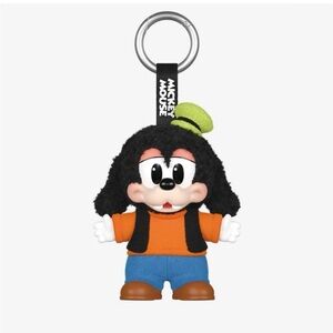 Pop Mart Disney Mickey Family Cute Together Plush Pendant Keychain -
Goofy